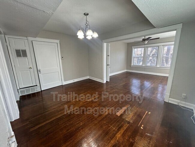 Building Photo - 104 N Indiana