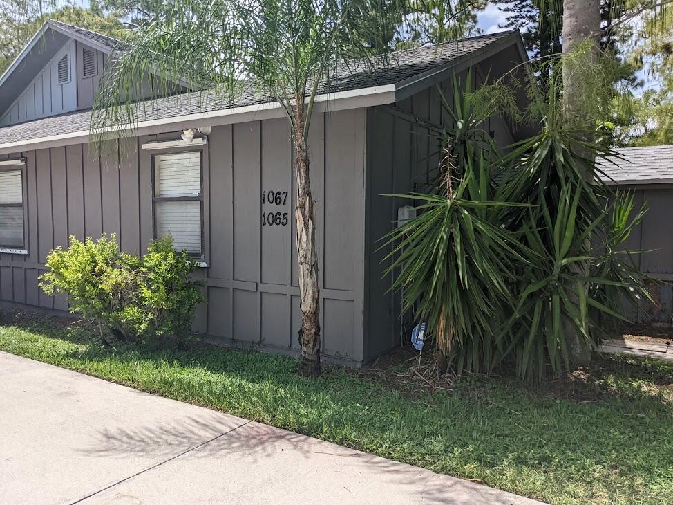 Primary Photo - 1067 Goldenrod Rd