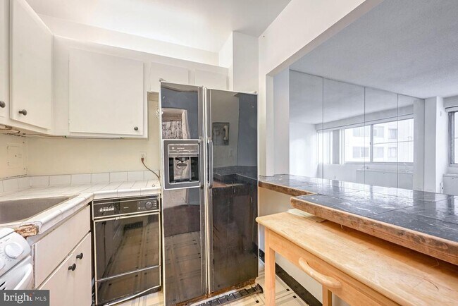 Foto del edificio - 5500 Friendship Blvd