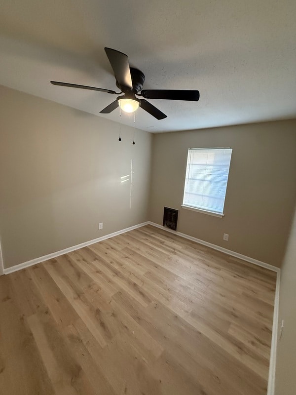 Building Photo - 1108 Railroad St