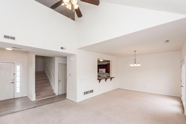 Building Photo - Spacious Duplex with Fenced Yard