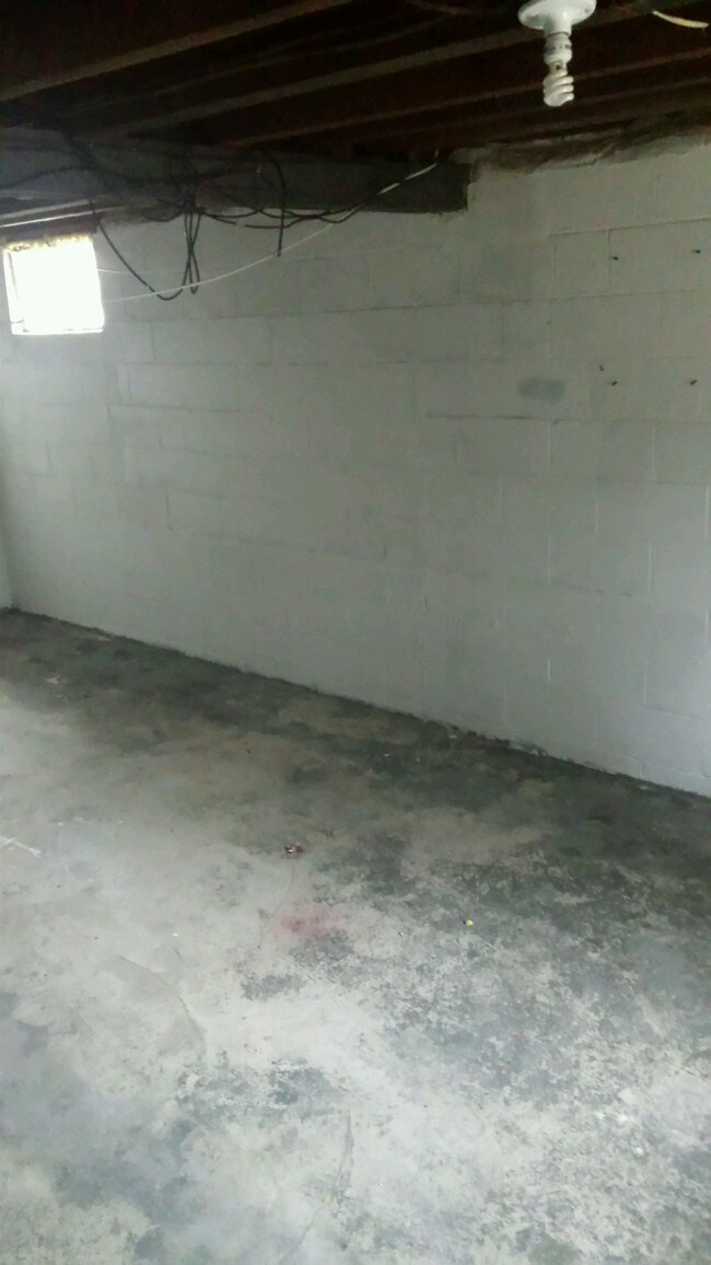 Dry Basement - 1630 CT-12