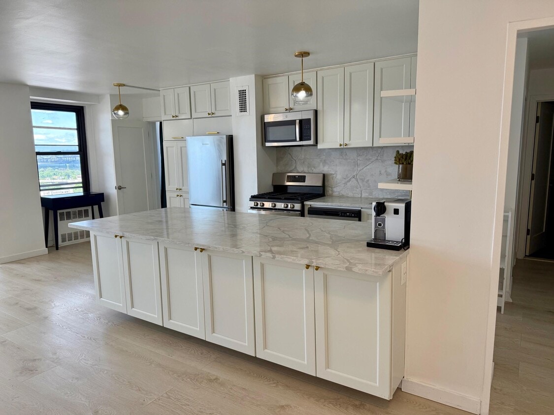 Foto principal - 10 Huron Ave