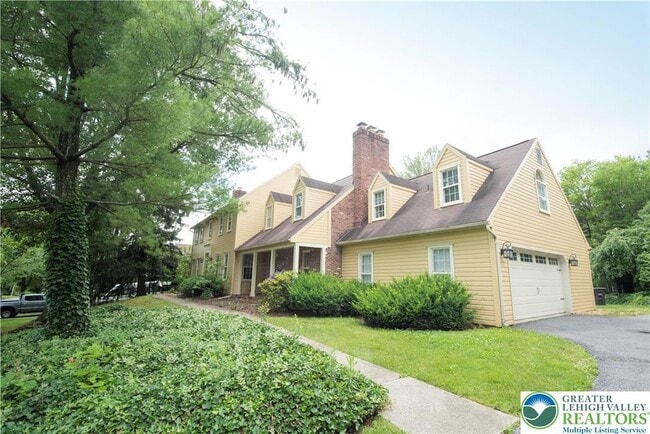 Building Photo - 1528 Wethersfield Dr