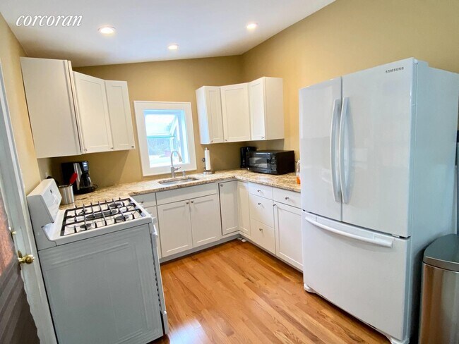 Foto del edificio - 140 Jessup Ave