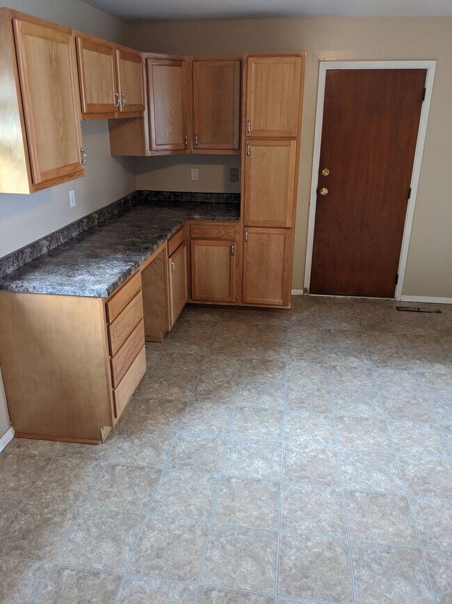 Foto del edificio - Now leasing for move in August 1st 2026!