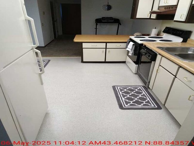 Building Photo - Knaup Apartments (Senior 55+)