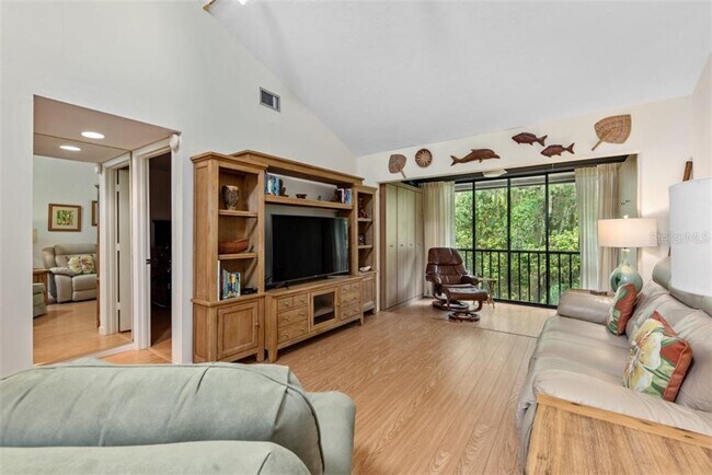 Building Photo - 1626 Brookhouse Dr
