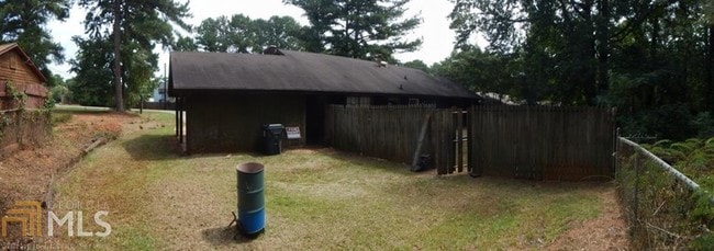 Building Photo - 310 Davis Rd