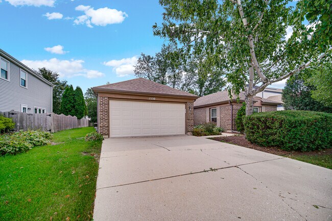 Building Photo - 1550 Jasper Dr
