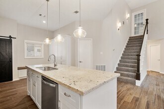 Building Photo - 1931 Invermere Dr