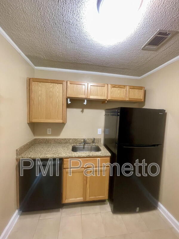Building Photo - 241 Vallejo Cir