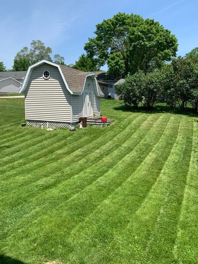 Cobertizo compartido - 1002 Quarry Ave SW