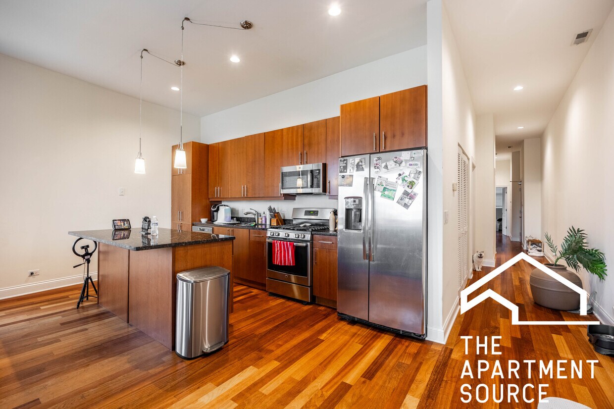 Foto principal - 1354 W Augusta Blvd