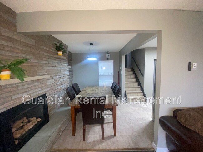 Photo du bâtiment - 683 John St