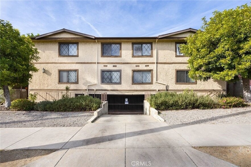 Primary Photo - 1117 Linden Ave