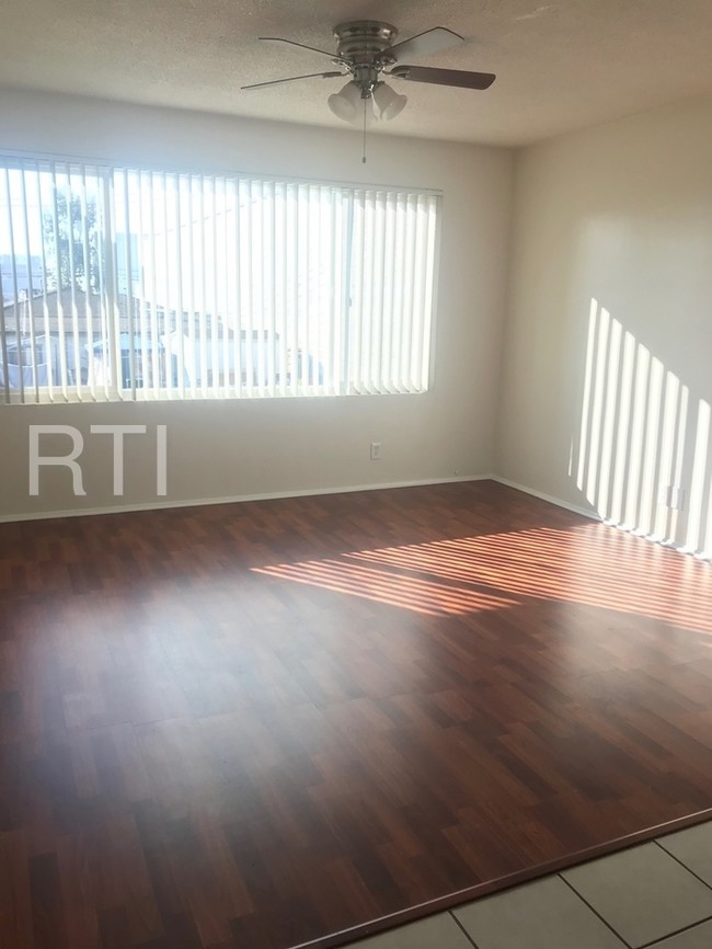 Foto del edificio - 1318 W 227th St