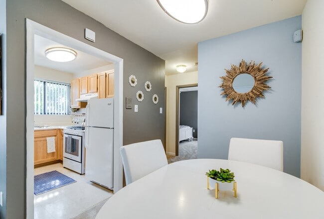 Building Photo - Meadowbrook Run