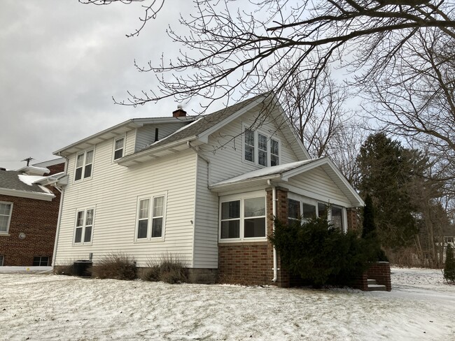 Exterior - 222 N Court St