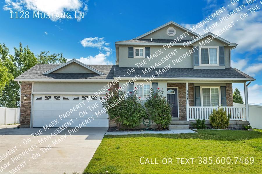Primary Photo - 1128 Mustang Ln