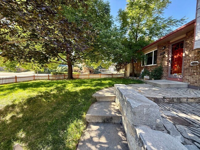 Building Photo - 2136 Springfield Ct