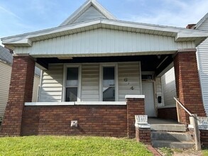 Building Photo - 624 E Delaware St
