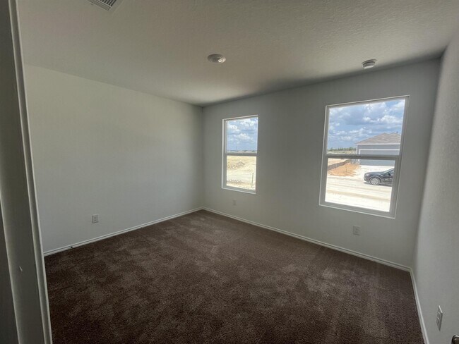 Building Photo - 3729 Hillside Cir