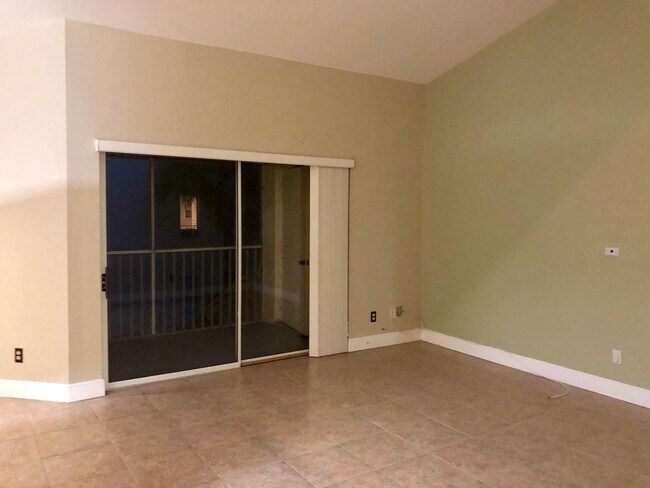 Building Photo - 910 Coral Club Dr