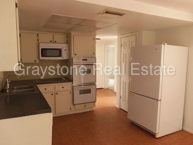 Building Photo - 7735 Rottingham Rd