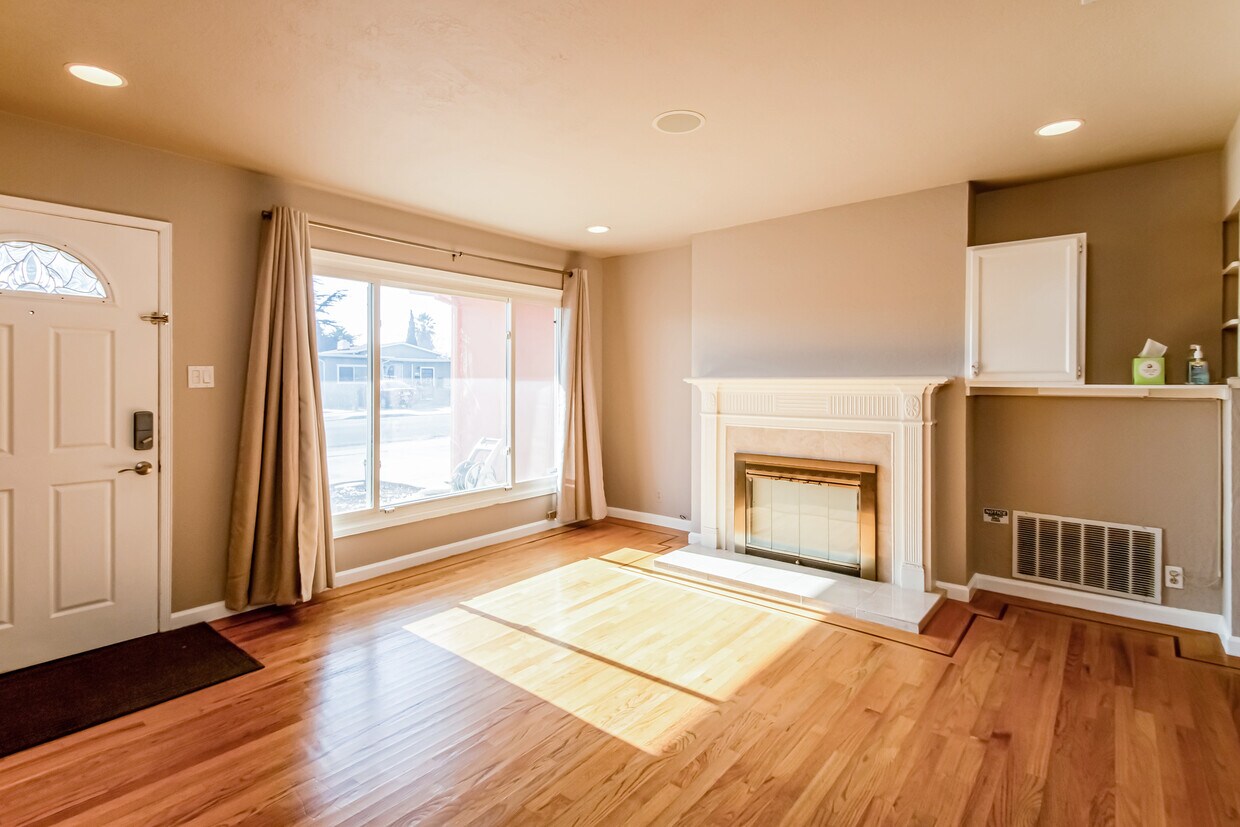 Foto principal - 1887 Shoreview Ave