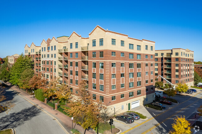 Foto del edificio - Village Center Condos