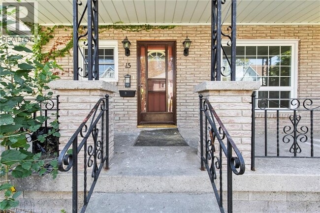 Photo du bâtiment - 15 McCormick St