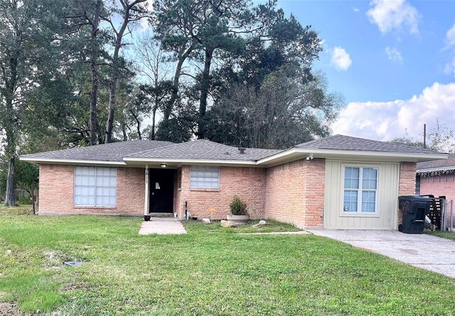 Building Photo - 9811 Shadydale Ln