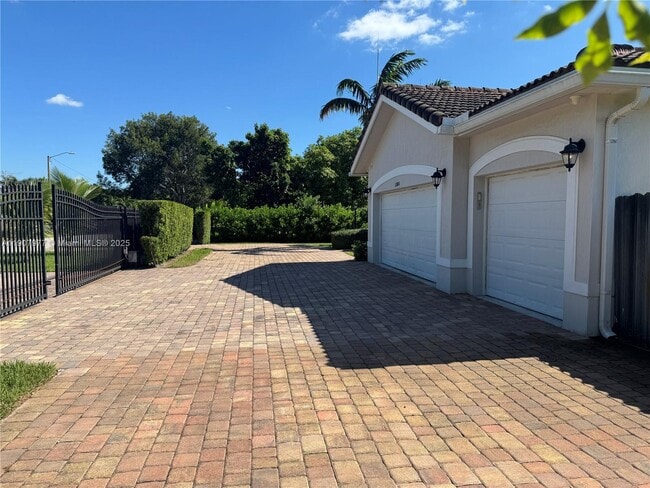 Foto del edificio - 12800 SW 222nd St