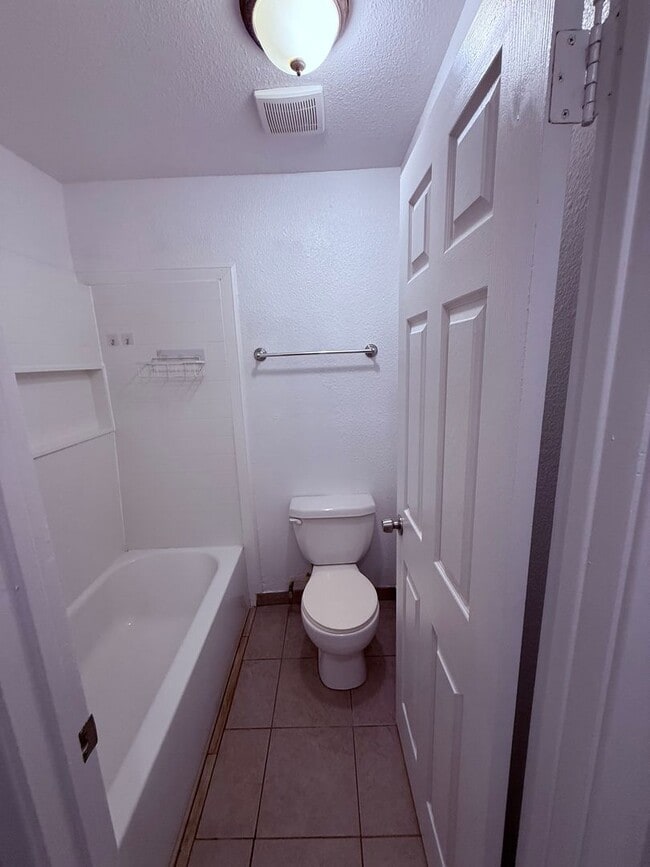 Foto del edificio - Available Soon! WITH HVAC