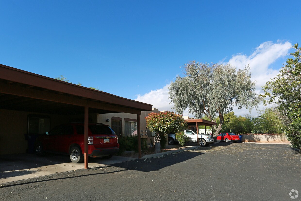 Building Photo - 5926-5934 E Bellevue St
