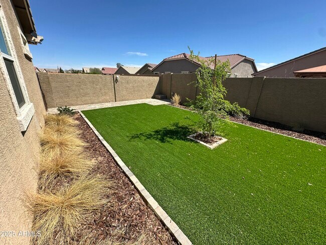 Building Photo - 11183 E Verbina Ln