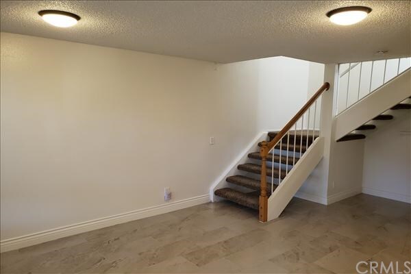 Building Photo - 2505 S Laurelwood