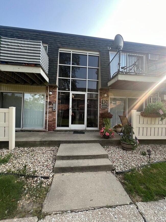 Building Photo - 9994 S 84th Terrace