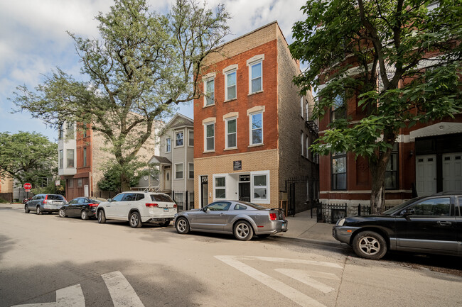 Building Photo - 1472 W Erie St