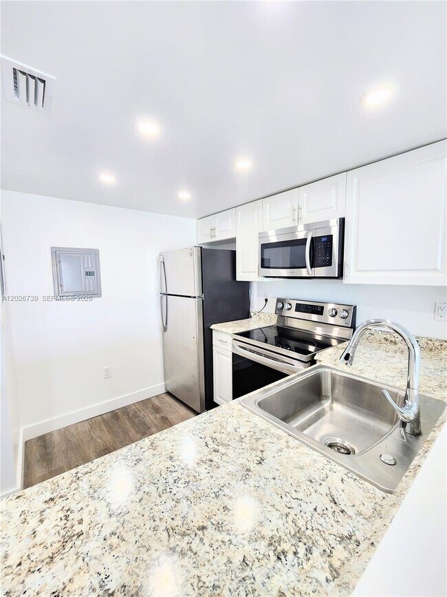 Foto del edificio - 16465 NE 22nd Ave
