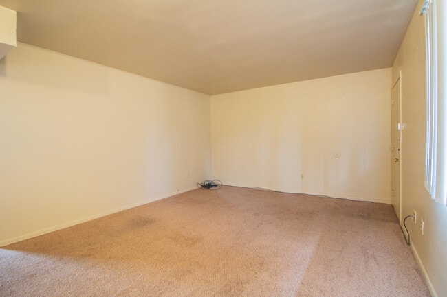 Building Photo - 2500 W 26th
