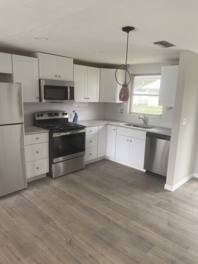 Foto del edificio - 5306 S Lockwood Ridge Rd
