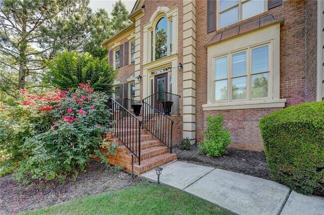 Building Photo - 11900 Lexington Woods Dr