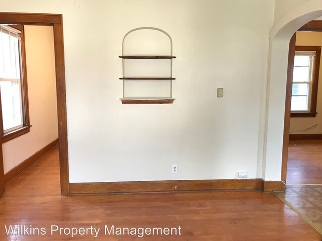 Foto del edificio - 421-425 W Washington St