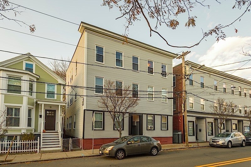 Foto principal - 152 Columbia St