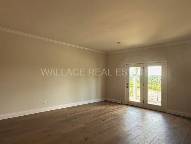 Building Photo - BEAUTIFUL, UPDATED 2 BEDROOM CONDO IN CHER...