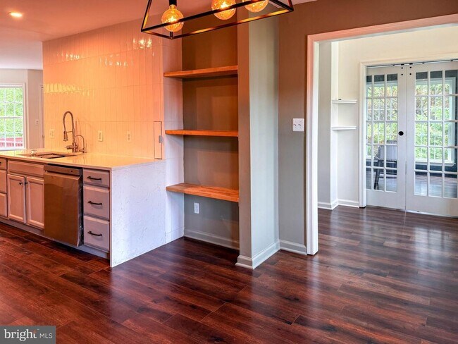 Foto del edificio - 3710 Layton St