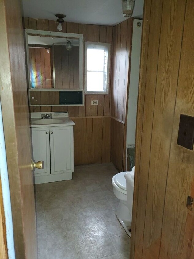 Building Photo - Apply now! Rent this 3 Bedroom mobile home...