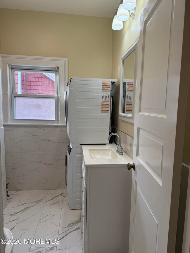 Foto del edificio - 126 Lake Ave